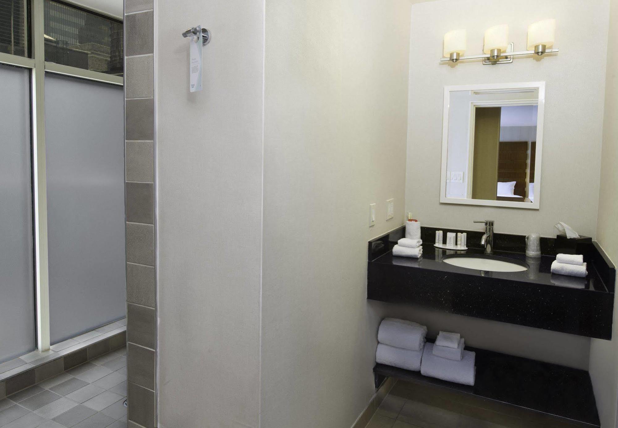 Fairfield Inn & Suites By Marriott New York Manhattan/Fifth Avenue Екстер'єр фото