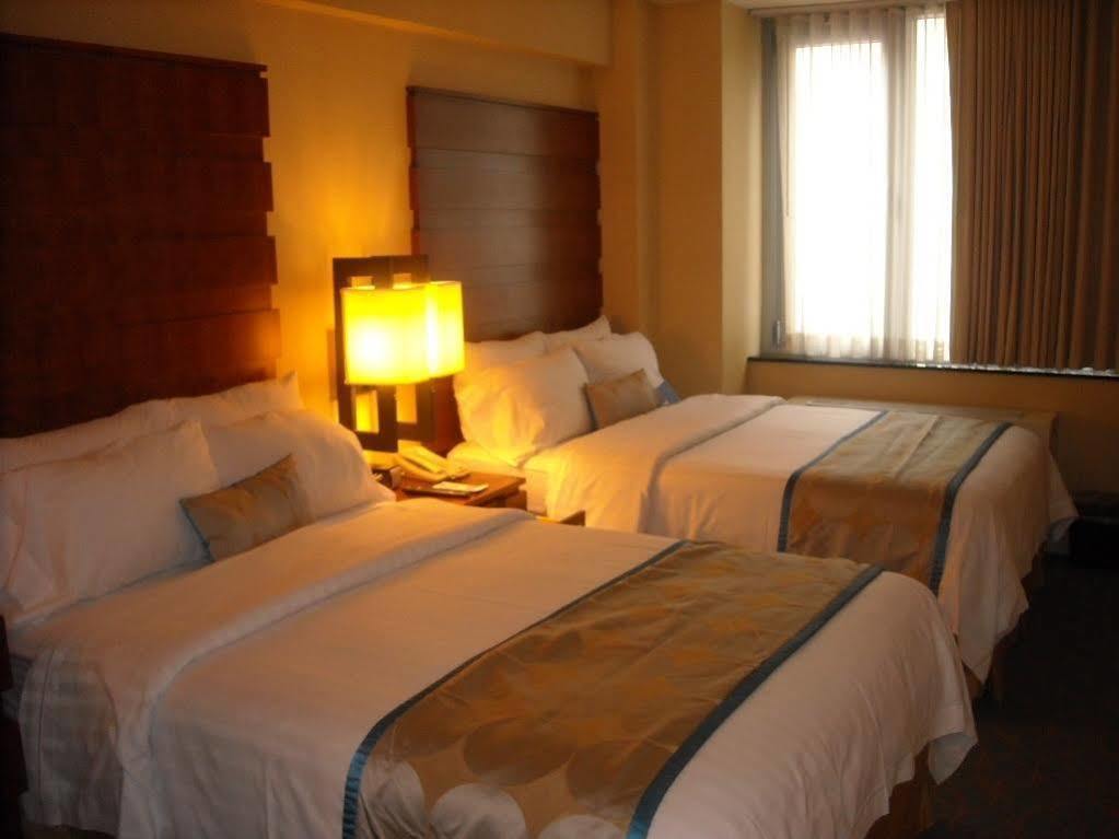 Fairfield Inn & Suites By Marriott New York Manhattan/Fifth Avenue Екстер'єр фото